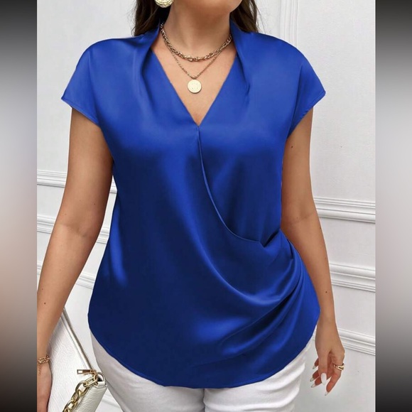 Elegant Green Women's Top - Picture 7 of 16